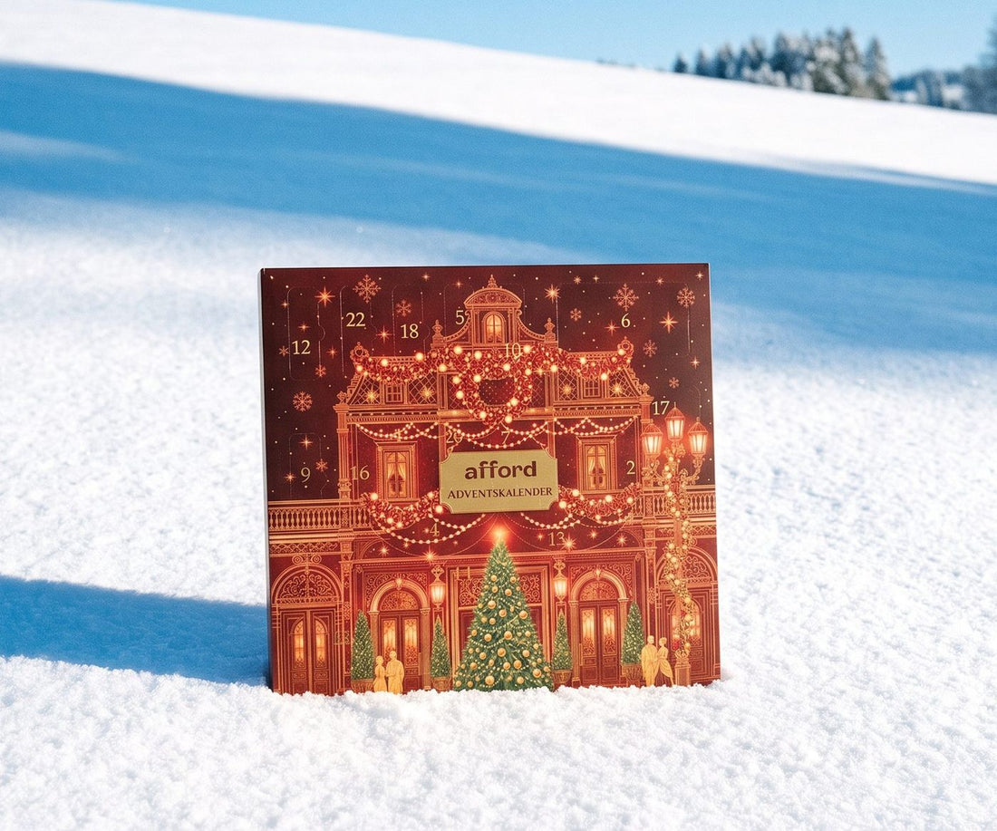 Parfüm Adventskalender von Maison Afford im verschneiten Feld